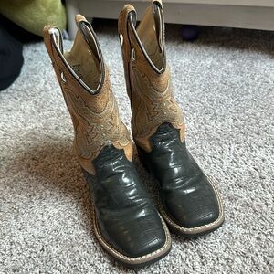Boy cowboy boots